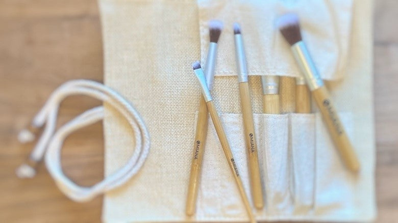 Makeup Brushes - Omiana Beauty